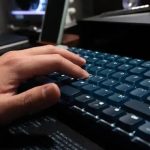 2024在国外没挣到钱,2025要不要在国外再熬一年?-百家乐技巧-百家乐论坛-百家乐经验