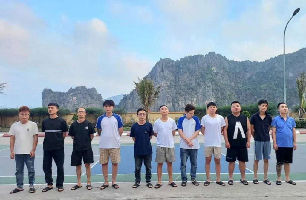 越南边防查获中国海域驶来非法运人船只，11名中国人涉嫌偷渡入境-百家乐技巧-百家乐论坛-百家乐经验